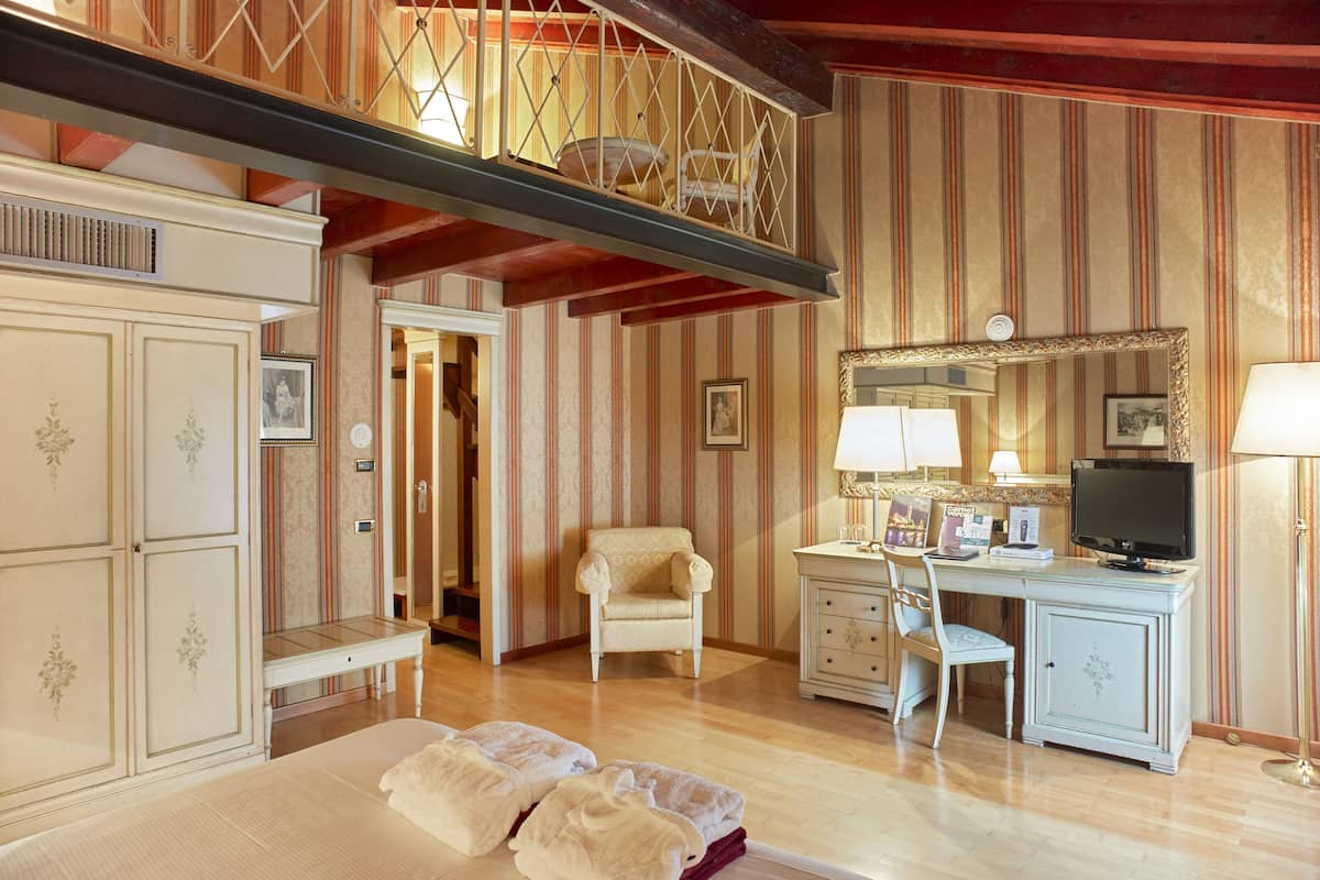 family room | premium bedding, in-room safe, individually decorated