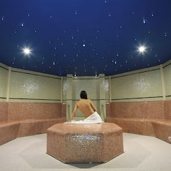 Couples treatment rooms, sauna, hot tub, steam room, Turkish bath
