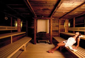Couples treatment rooms, sauna, hot tub, steam room, Turkish bath