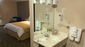 Combined shower/bathtub, eco-friendly toiletries, hair dryer, towels