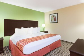Suite, 1 cama de matrimonio grande, no fumadores (One-Bedroom) | Escritorio, espacio para trabajar con un portátil, camas supletorias