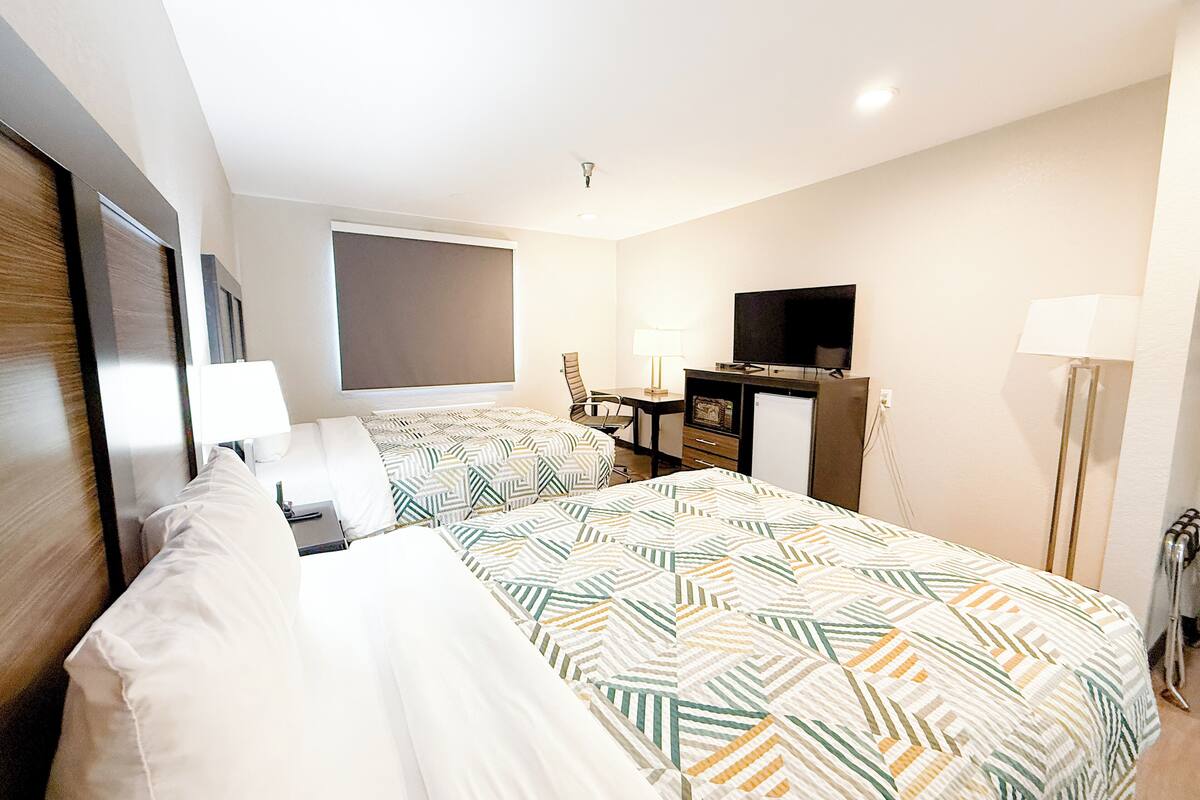 desk, laptop workspace, iron/ironing board, free wifi