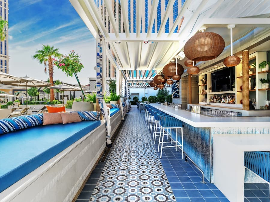 20 restaurants, lunch, dinner, brunch served; American cuisine