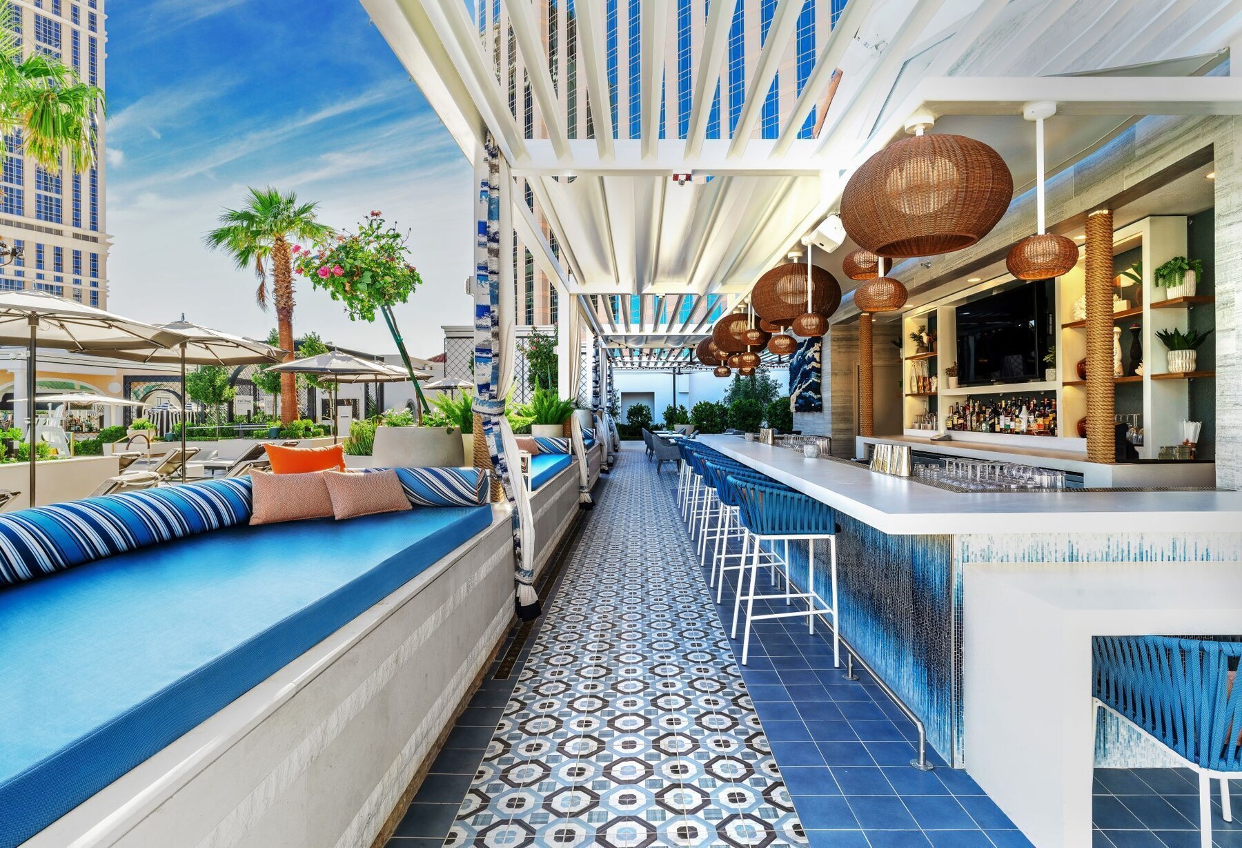 20 restaurantes; se sirven comidas, cenas y brunch