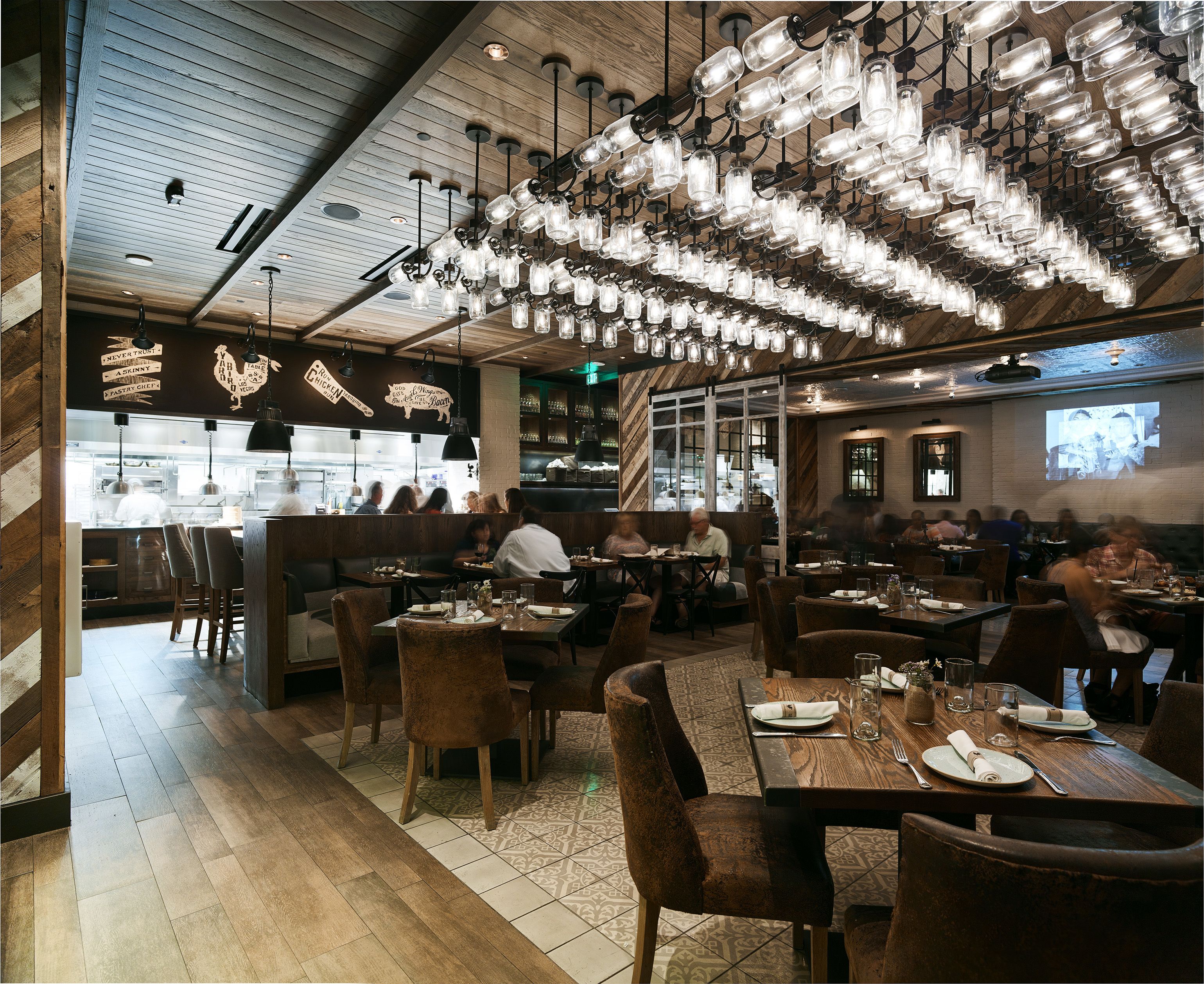 20 restaurants; lunch, dinner, and brunch served
