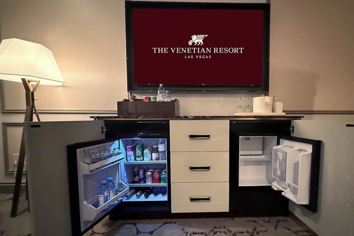 Egyptian cotton sheets, premium bedding, down comforters, pillowtop beds