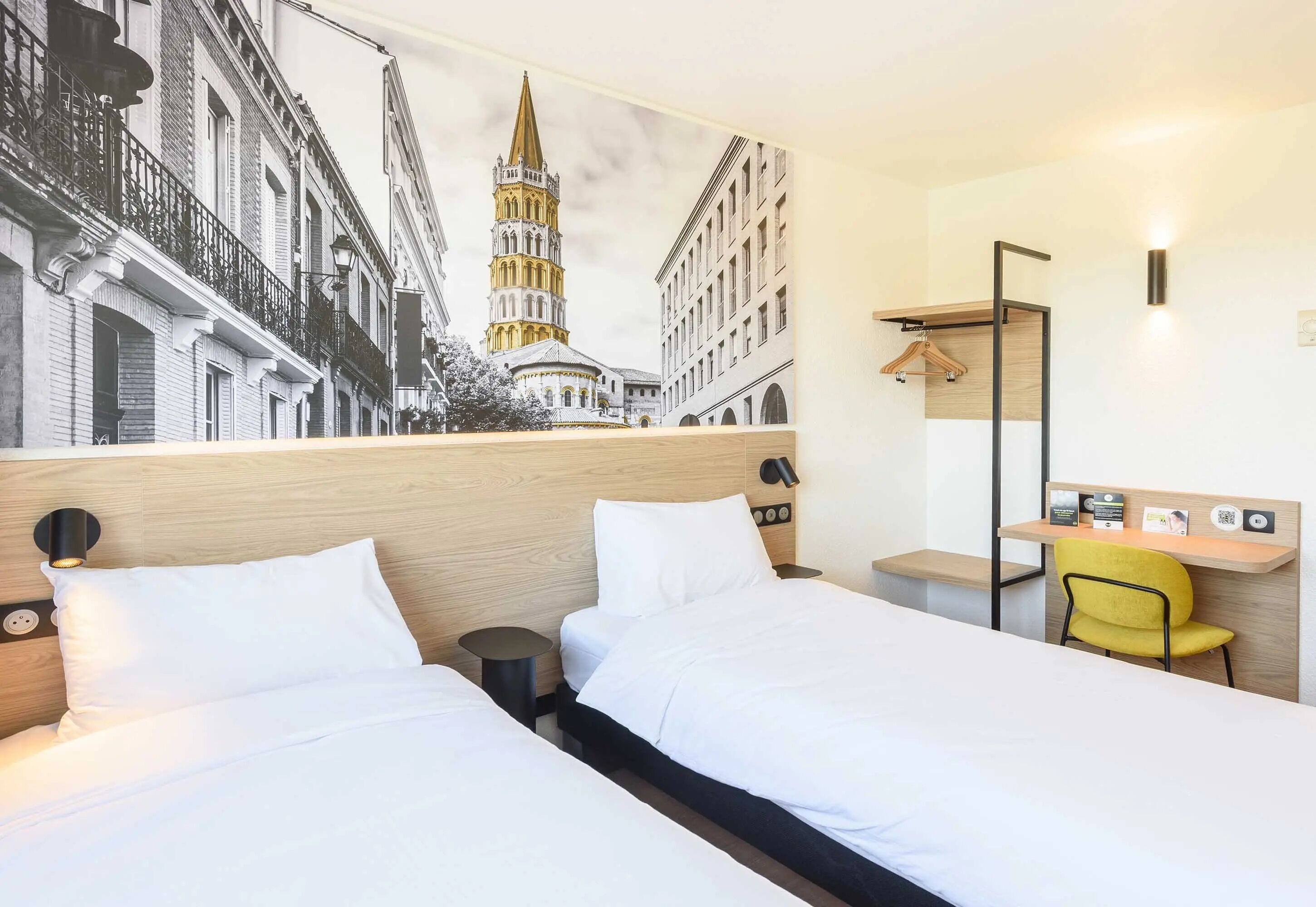 Standard Twin Room, Non Smoking | Premium bedding, desk, soundproofing, iron/ironing board