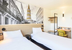 Standard Twin Room, Non Smoking | Premium bedding, desk, soundproofing, iron/ironing board