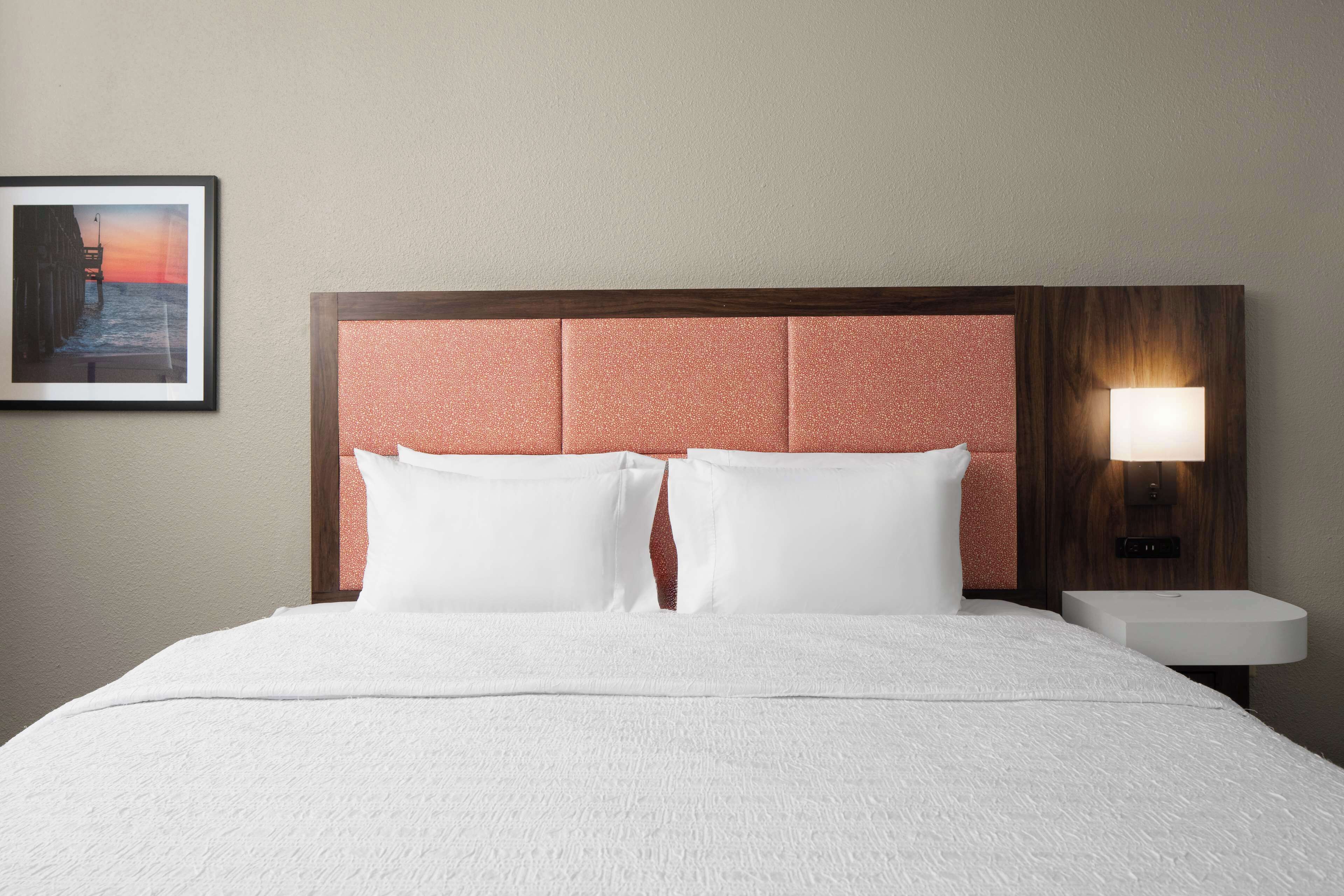 1 bedroom, egyptian cotton sheets, premium bedding, desk