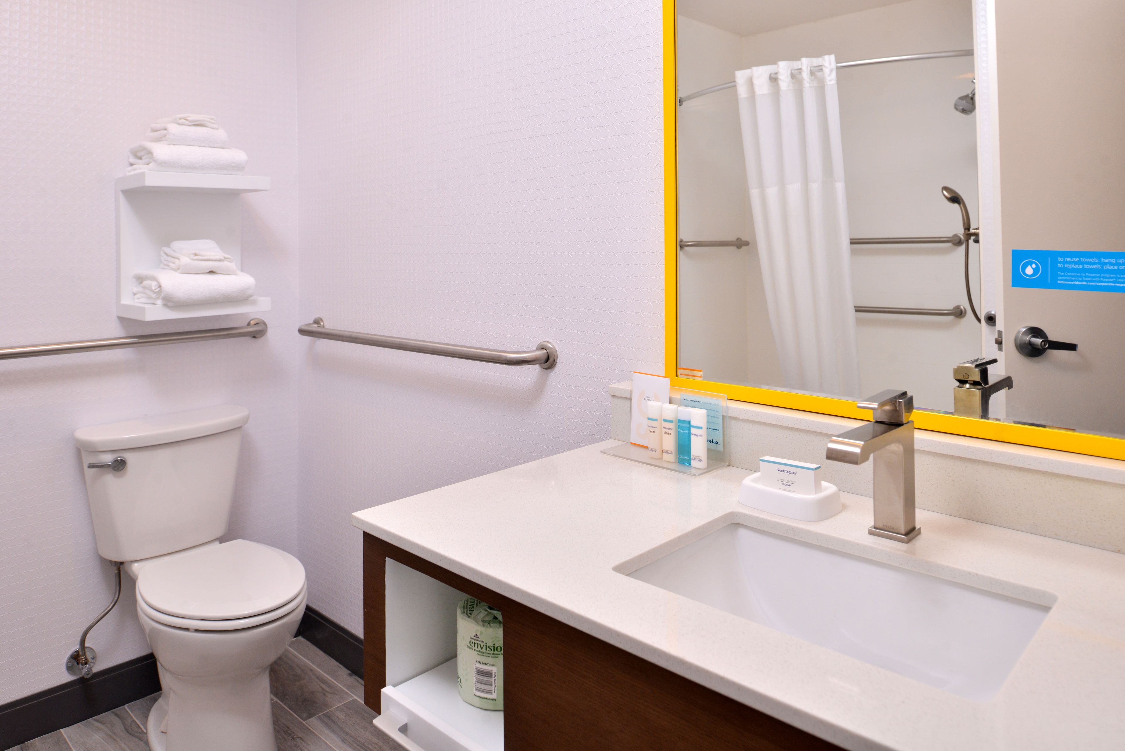 combined shower/bathtub, free toiletries, hair dryer, towels