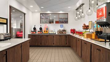 包每日自助早餐