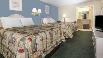 Surmatelas, bureau, rideaux occultants, fer et planche à repasser