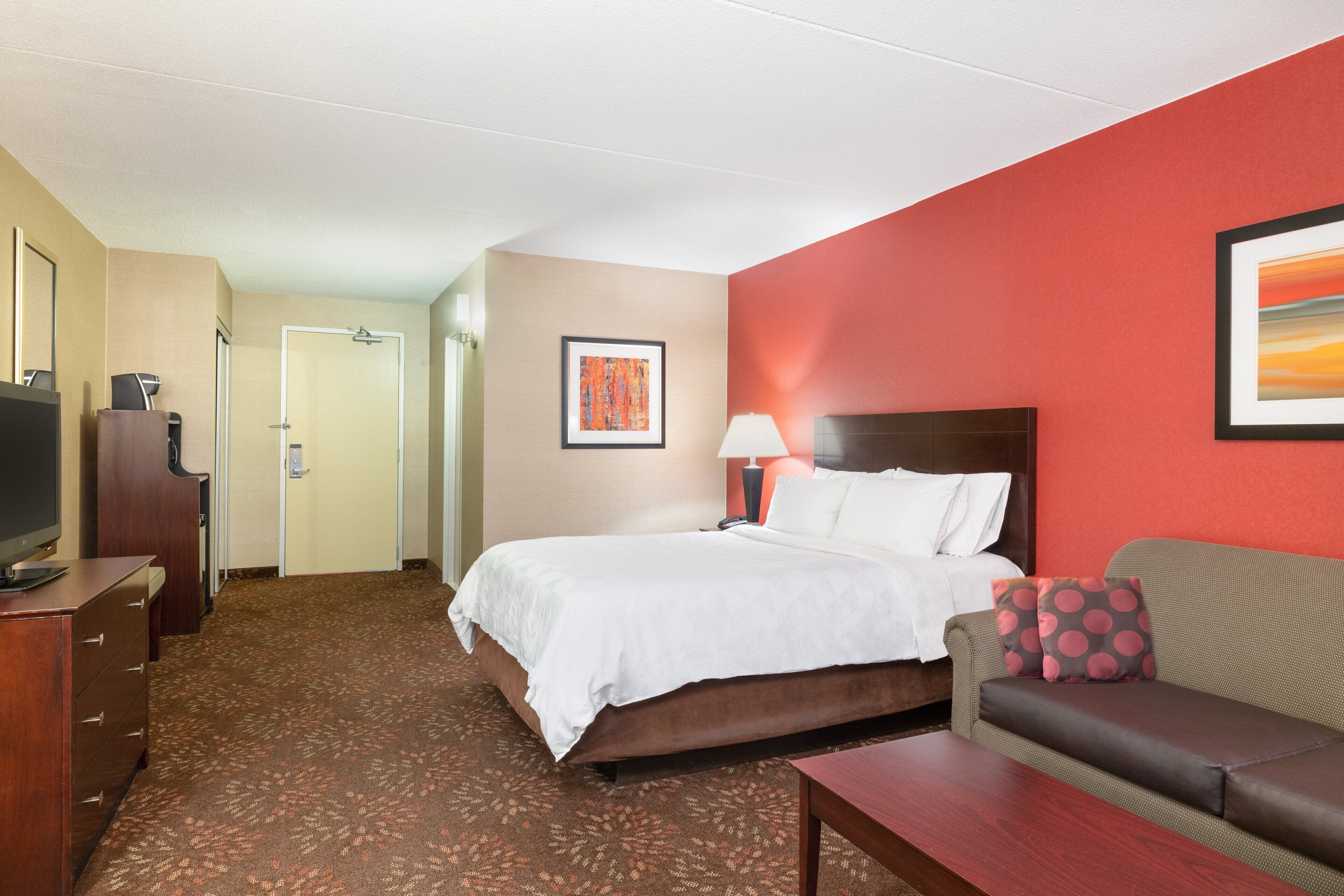 Premium Room, 1 King Bed | Premium bedding, pillowtop beds, in-room safe, desk