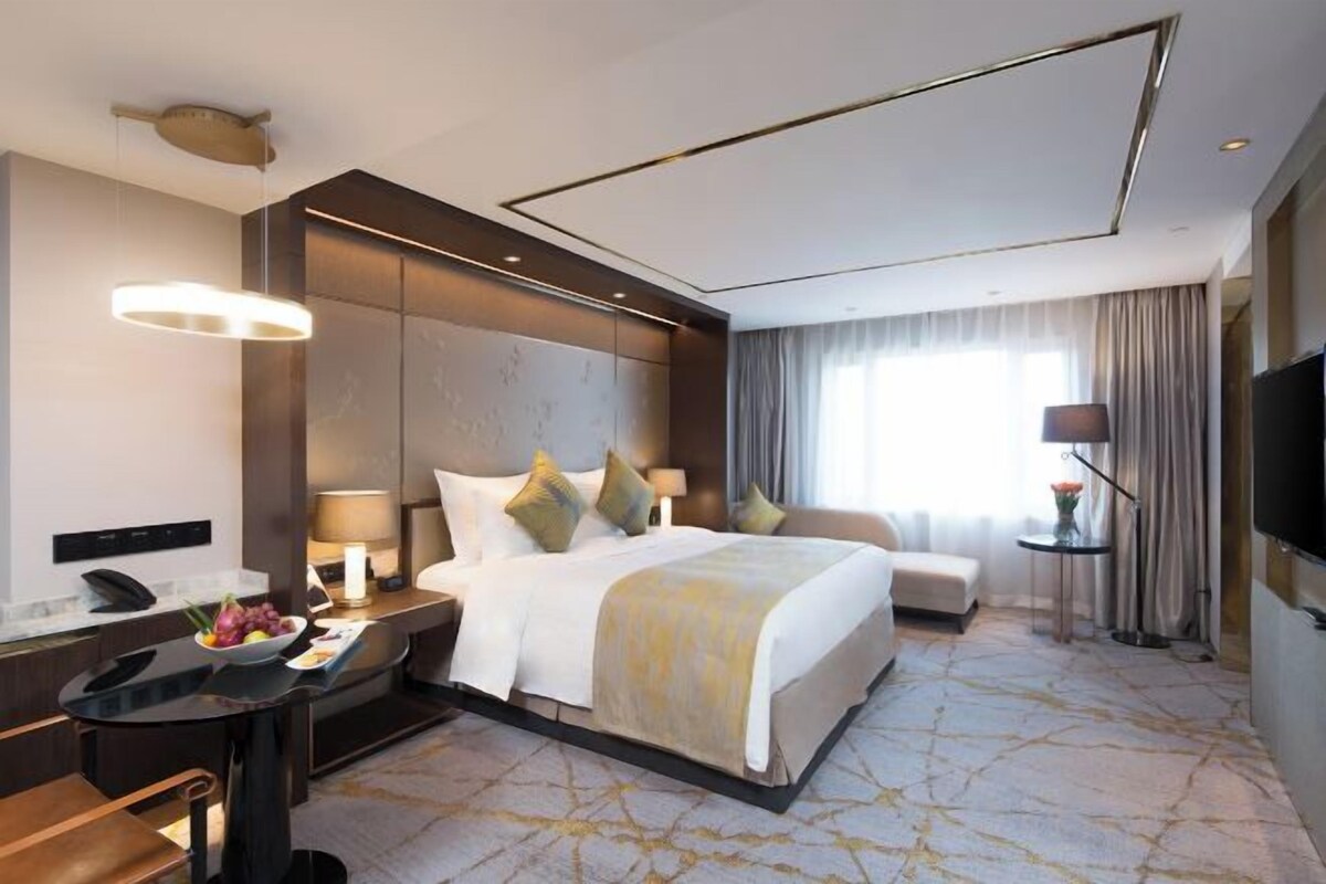 Minibar, in-room safe, blackout drapes, soundproofing