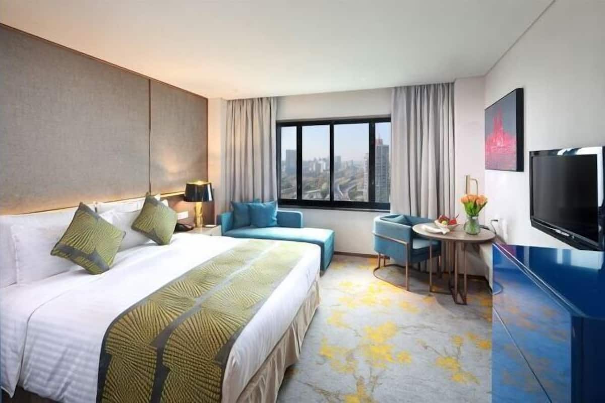 Minibar, in-room safe, blackout curtains, soundproofing