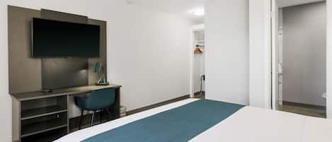 Deluxe Room, 1 Queen Bed, Non Smoking, Refrigerator & Microwave | Desk, laptop workspace, blackout drapes, iron/ironing board