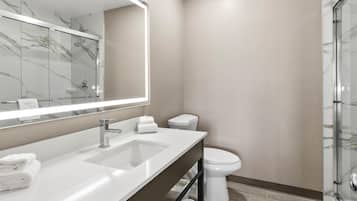 Combined shower/bathtub, eco-friendly toiletries, hair dryer, towels