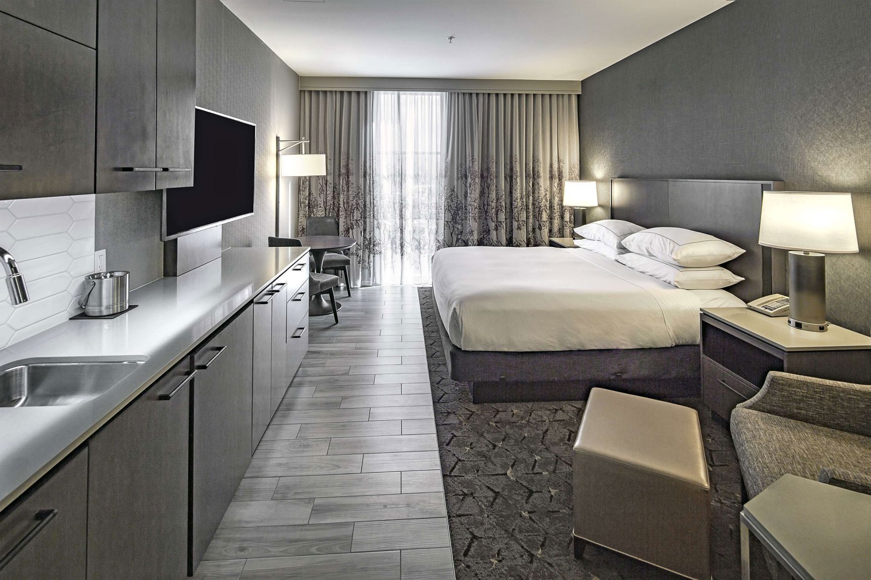 Premium bedding, in-room safe, desk, blackout drapes