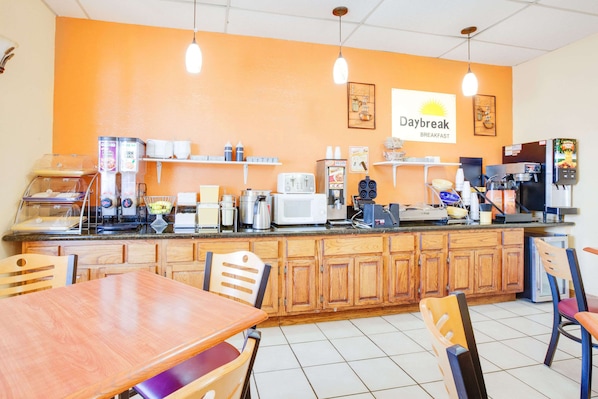 Free daily continental breakfast