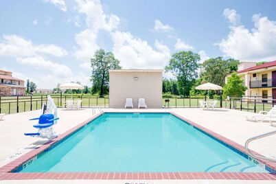 Days Inn by Wyndham Searcy