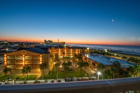 Exterior. Beachfront Palms Resort an Ascend Collection Hotel