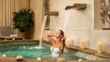 Couples treatment rooms, hot tub, body treatments, aromatherapy