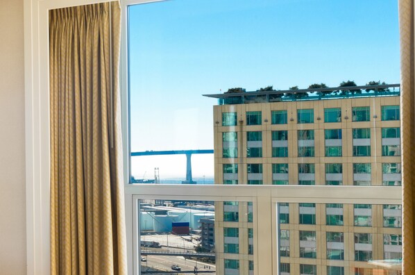 1 King, 1 Bedroom Larger Suite, Concierge Lounge Access - No Resort Fees | View from room
