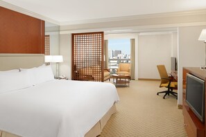Premium bedding, down duvets, pillow-top beds, desk - San Diego Marriott Gaslamp Quarter (San Diego)