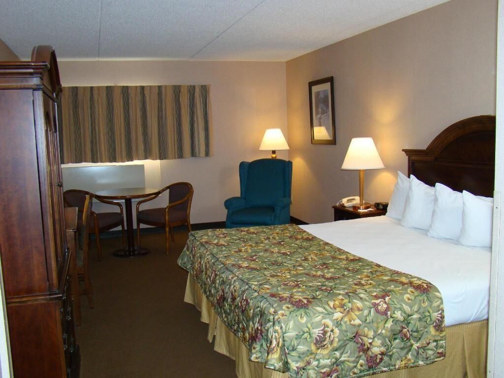 Desk, iron/ironing board, free cots/infant beds, free WiFi