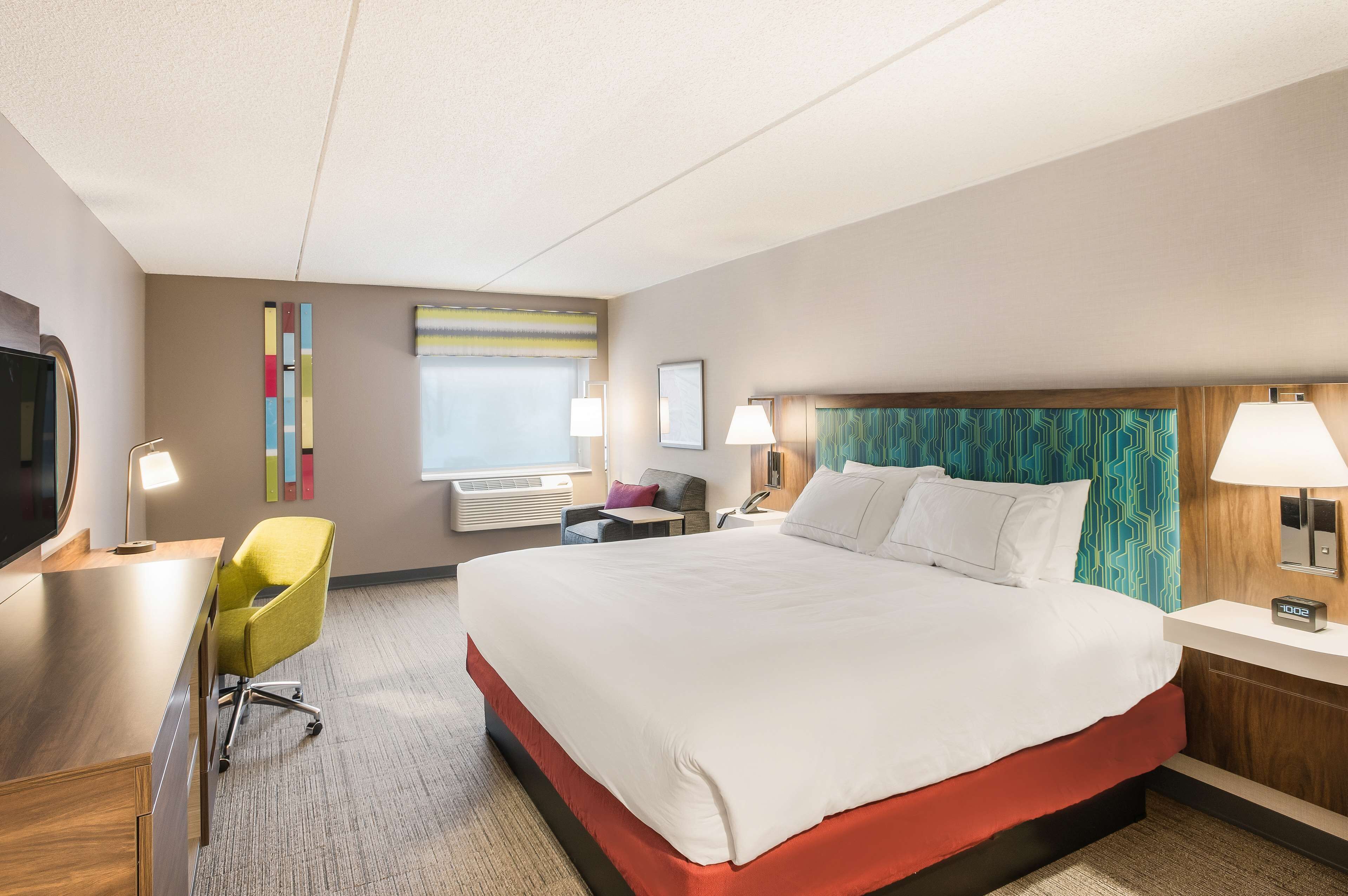 room, 1 king bed, microwave | desk, iron/ironing board, free cots/infant beds, free wifi