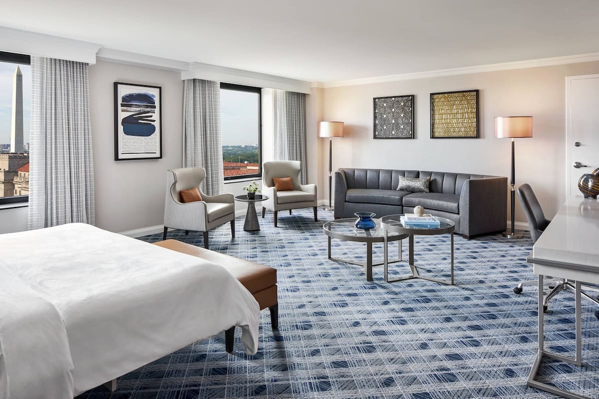 Suite, 1 King Bed, Non Smoking