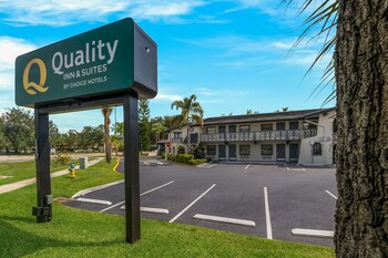 Hotel Exterior at Quality Inn & Suites Altamonte Springs Orlando-North