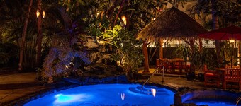 Castle Bamboo Waikīkī Hotel