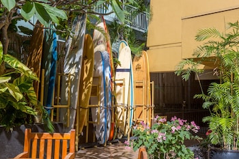 Property grounds at Castle Bamboo Waikiki Hotel