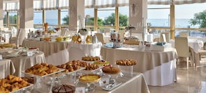 Colazione a buffet inclusa, servita tutte le mattine 