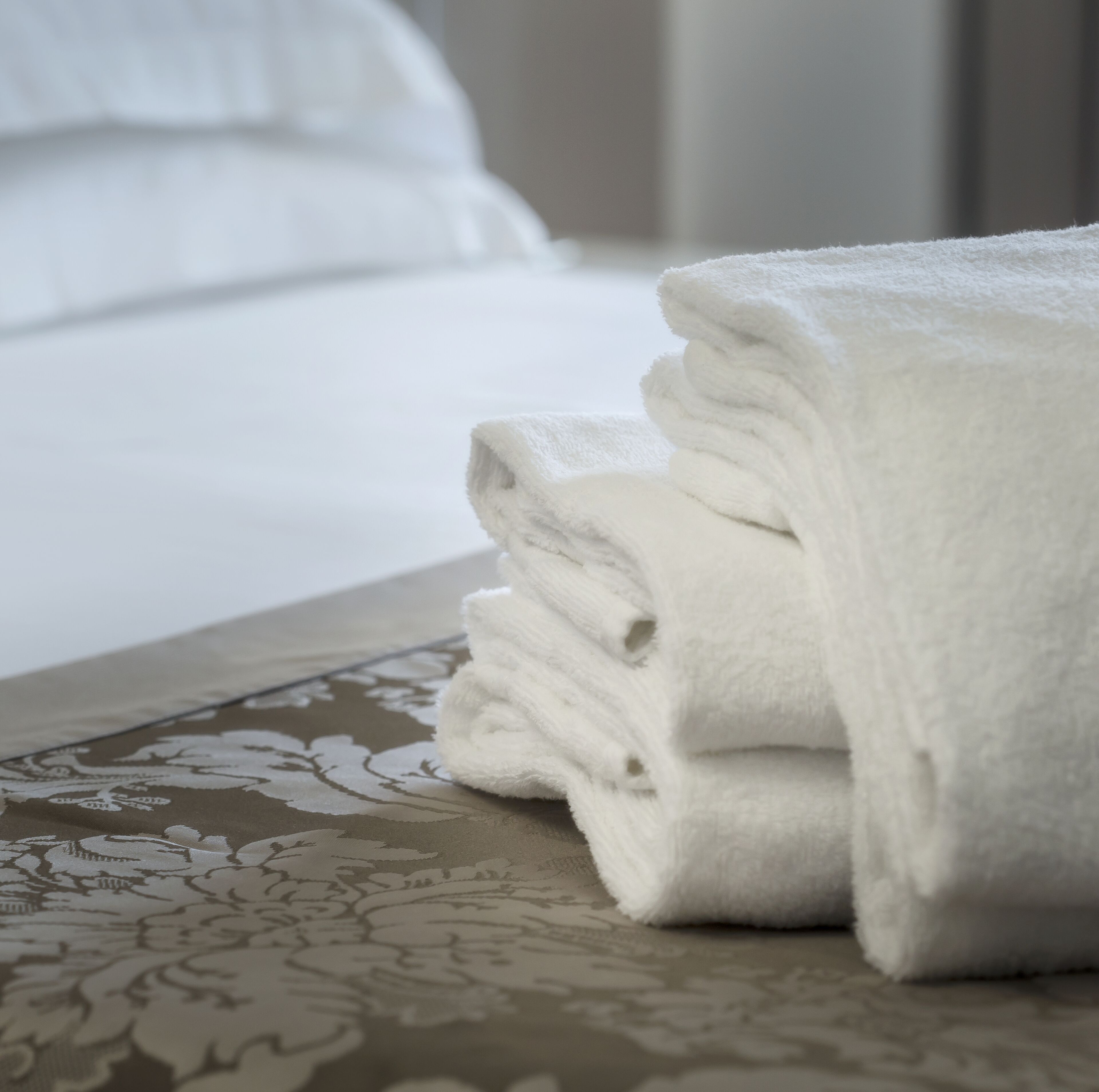 classic single room | 1 bedroom, minibar, in-room safe, desk