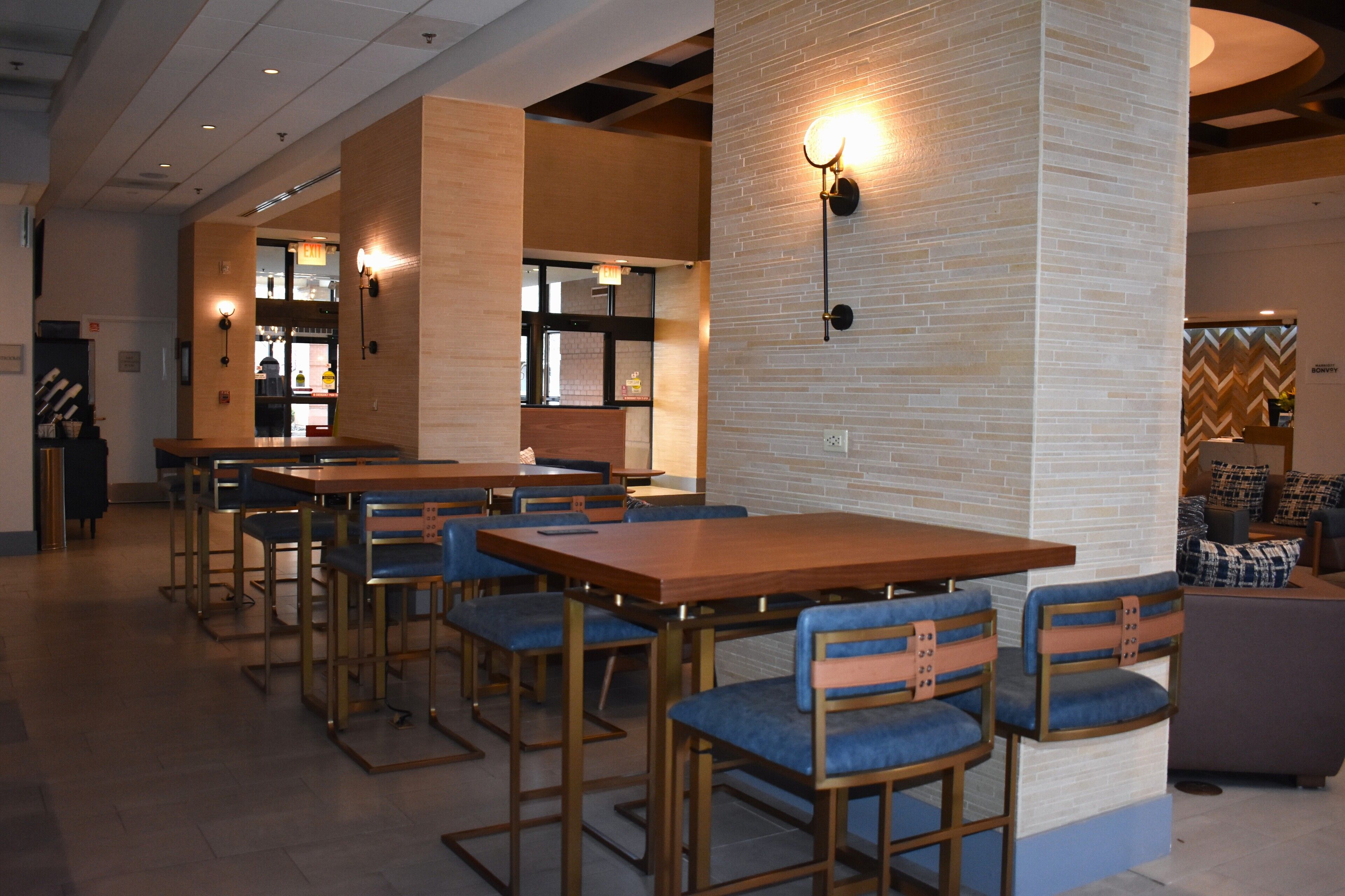 Photo - Chicago Marriott Suites O'Hare