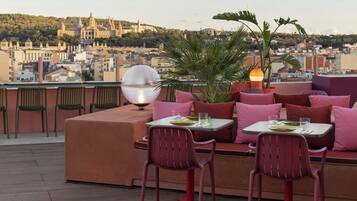 2 Restaurants, Mittagessen, Abendessen, mediterrane Küche