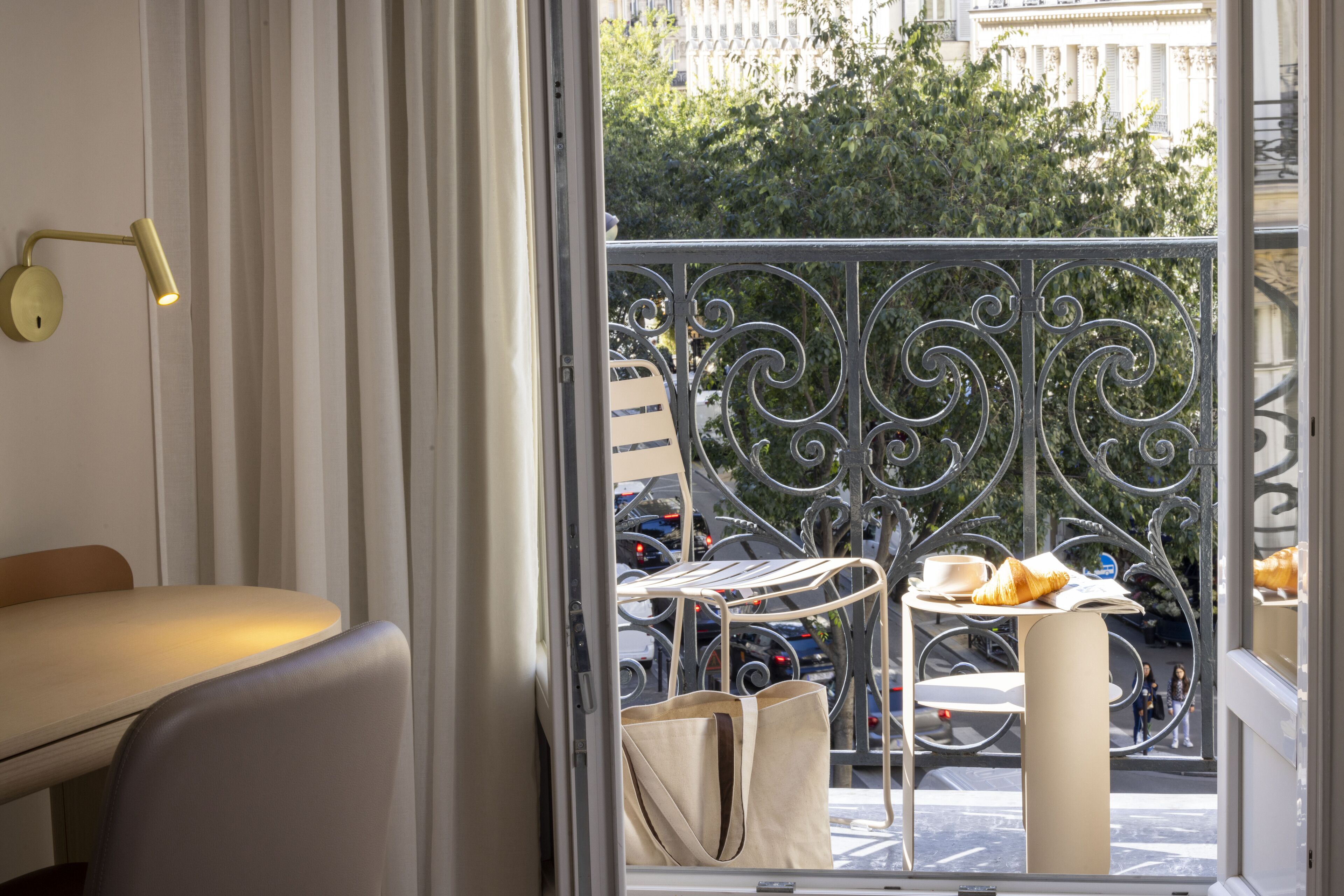 deluxe room with balcony | balcony