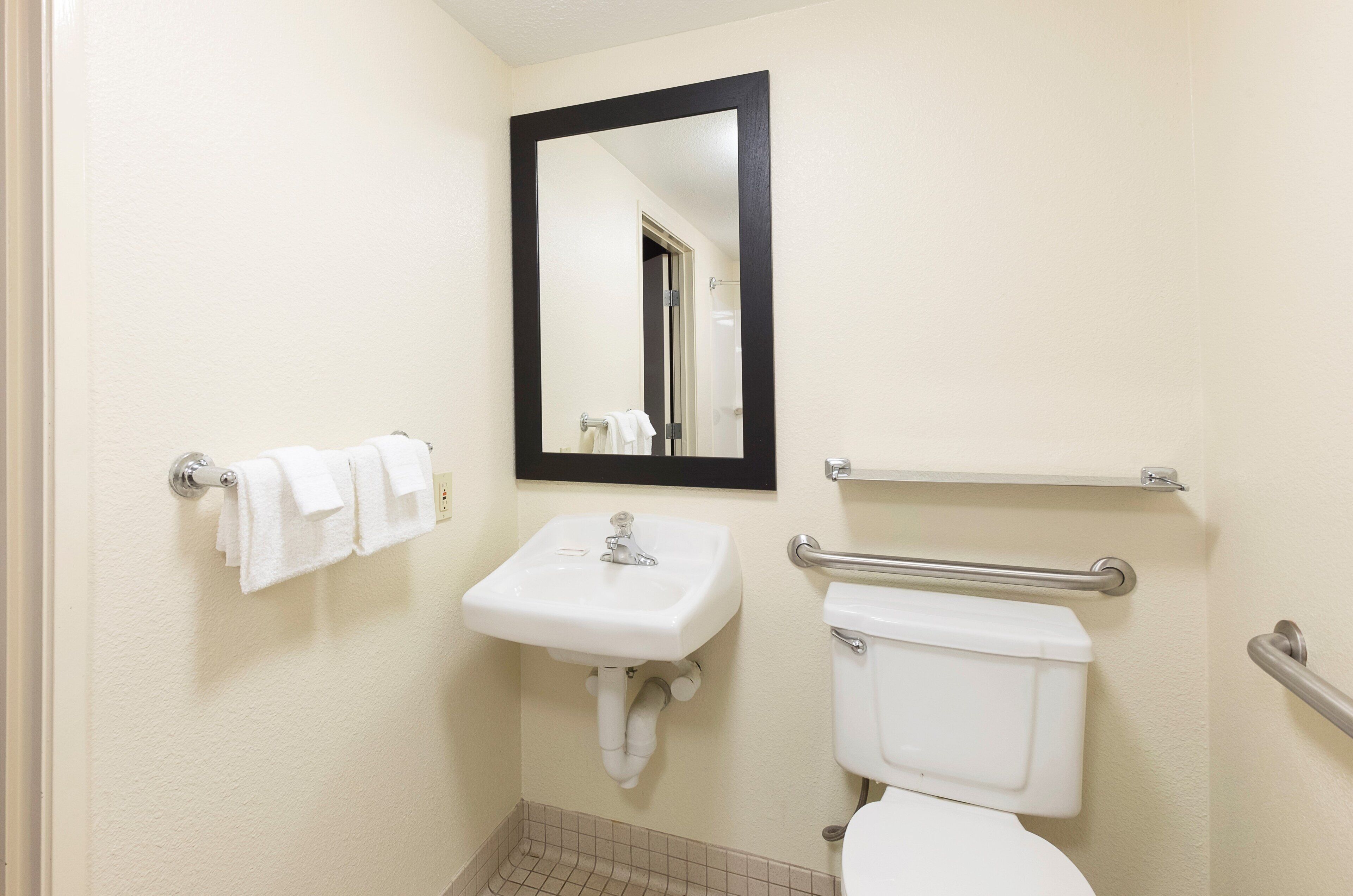 Photo - Red Roof Inn PLUS+ Pittsburgh South - Airport