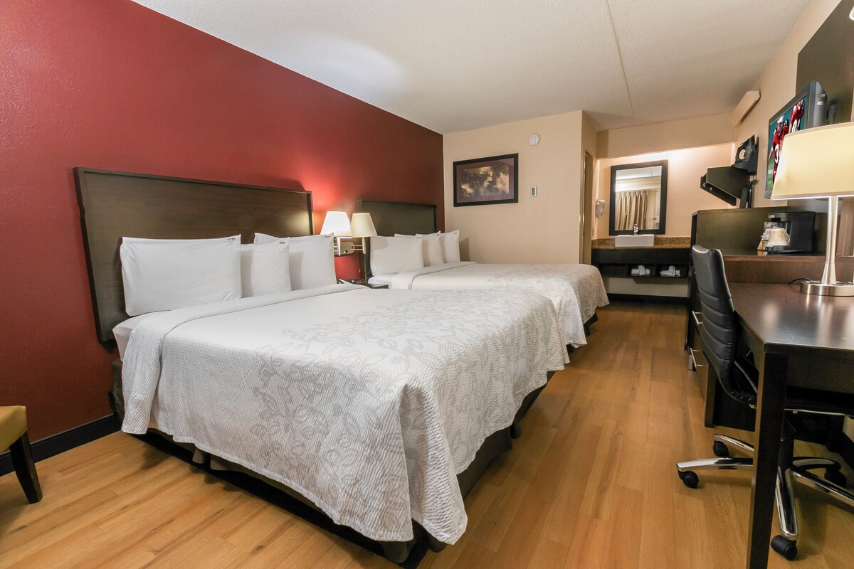 Deluxe Room, 2 Double Beds (Smoke Free) | In-room safe, desk, blackout drapes, WiFi (free)