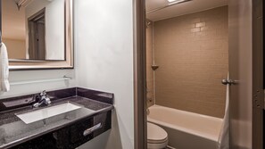 Articles de toilette gratuits, sèche-cheveux, serviettes fournies, savon