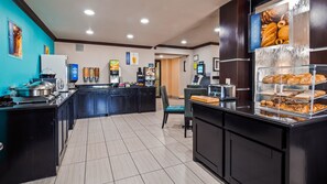 Desayuno buffet incluido todos los días 