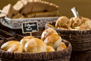 Buffet déjeuner gratuit tous les jours