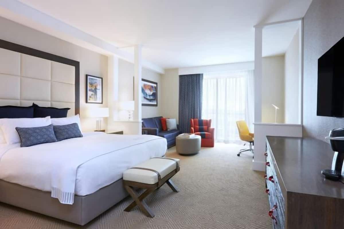1 bedroom, premium bedding, pillowtop beds, in-room safe