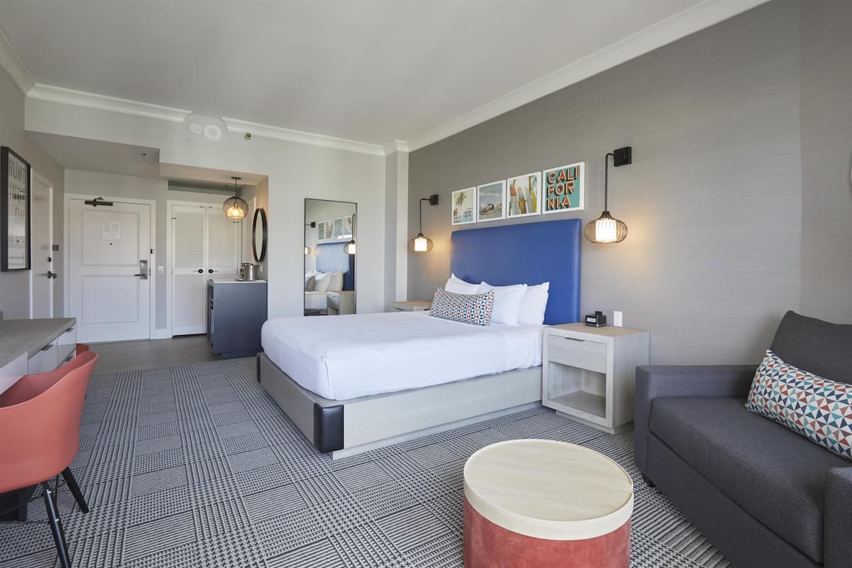 Premium bedding, pillowtop beds, in-room safe, iron/ironing board