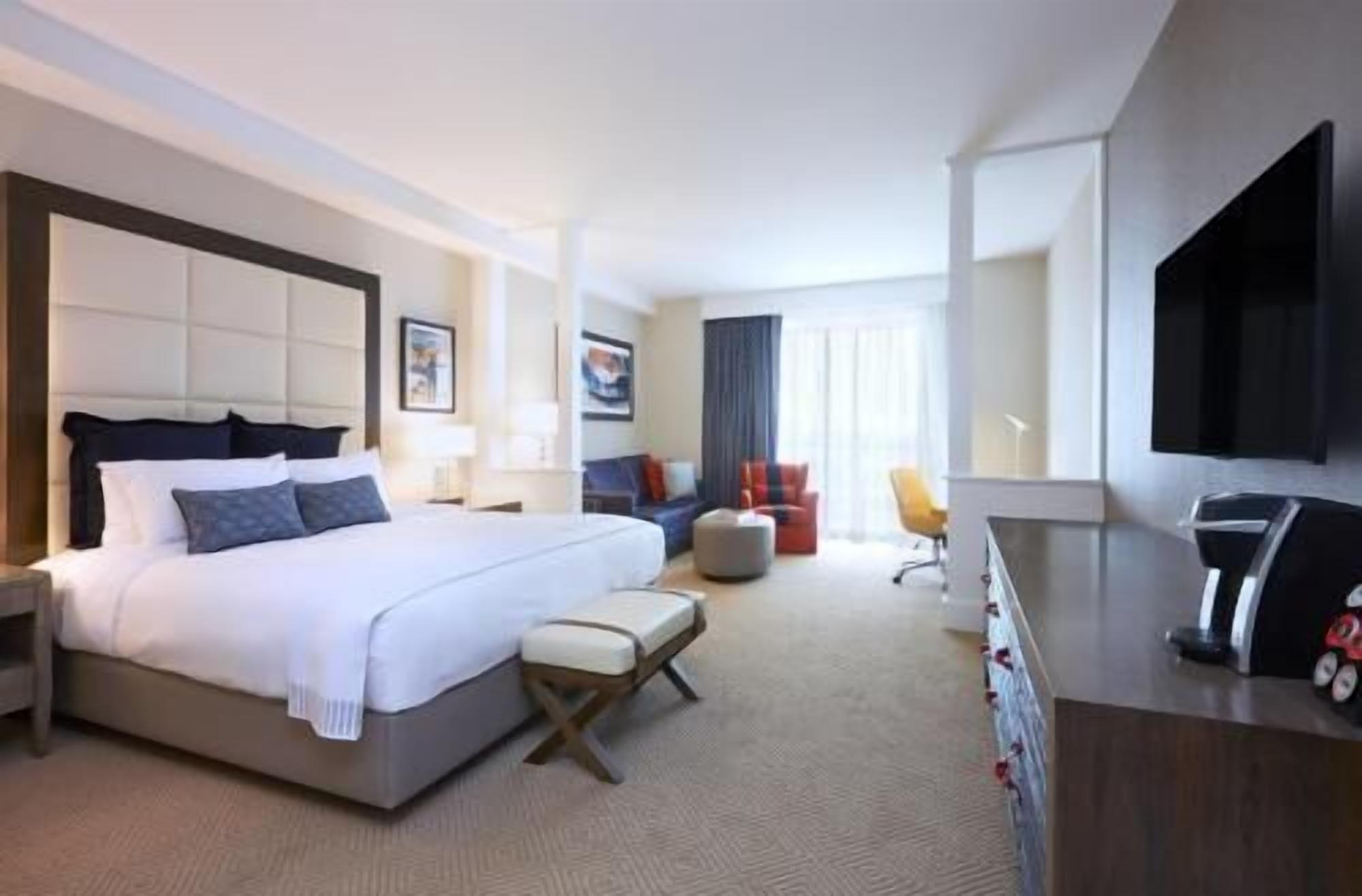 Premium bedding, pillowtop beds, in-room safe, iron/ironing board