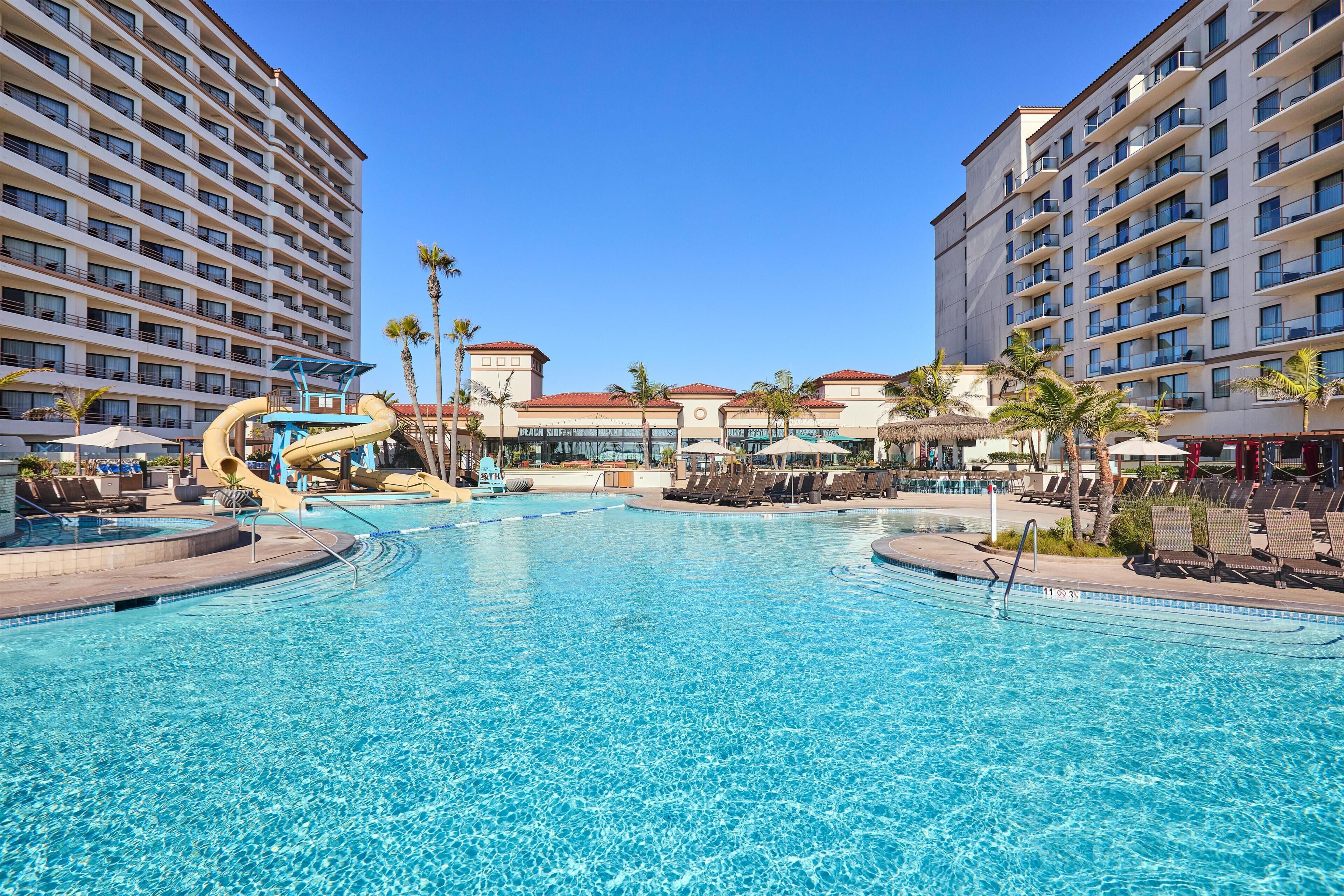 2 utendørsbassenger og bassengtelt (mot betaling)