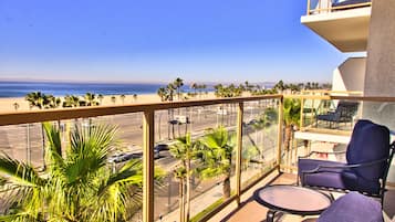 1 bedroom, premium bedding, pillowtop beds, in-room safe