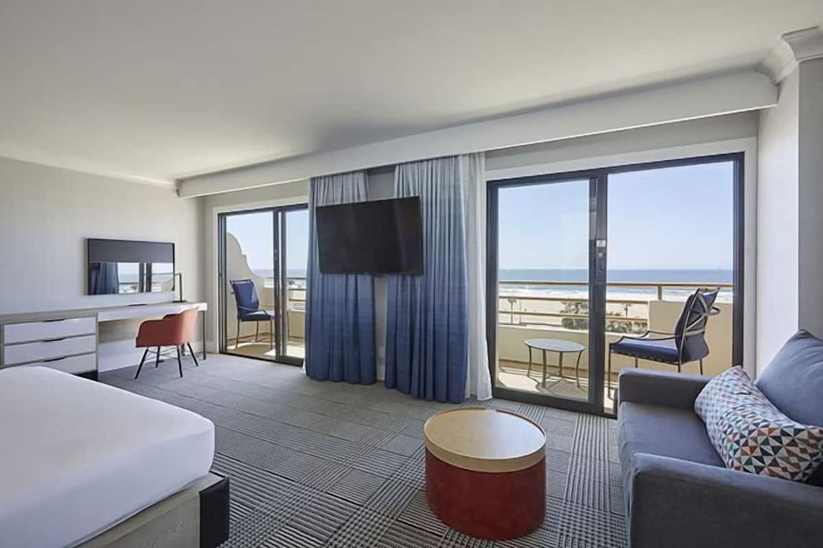 1 bedroom, premium bedding, pillowtop beds, in-room safe